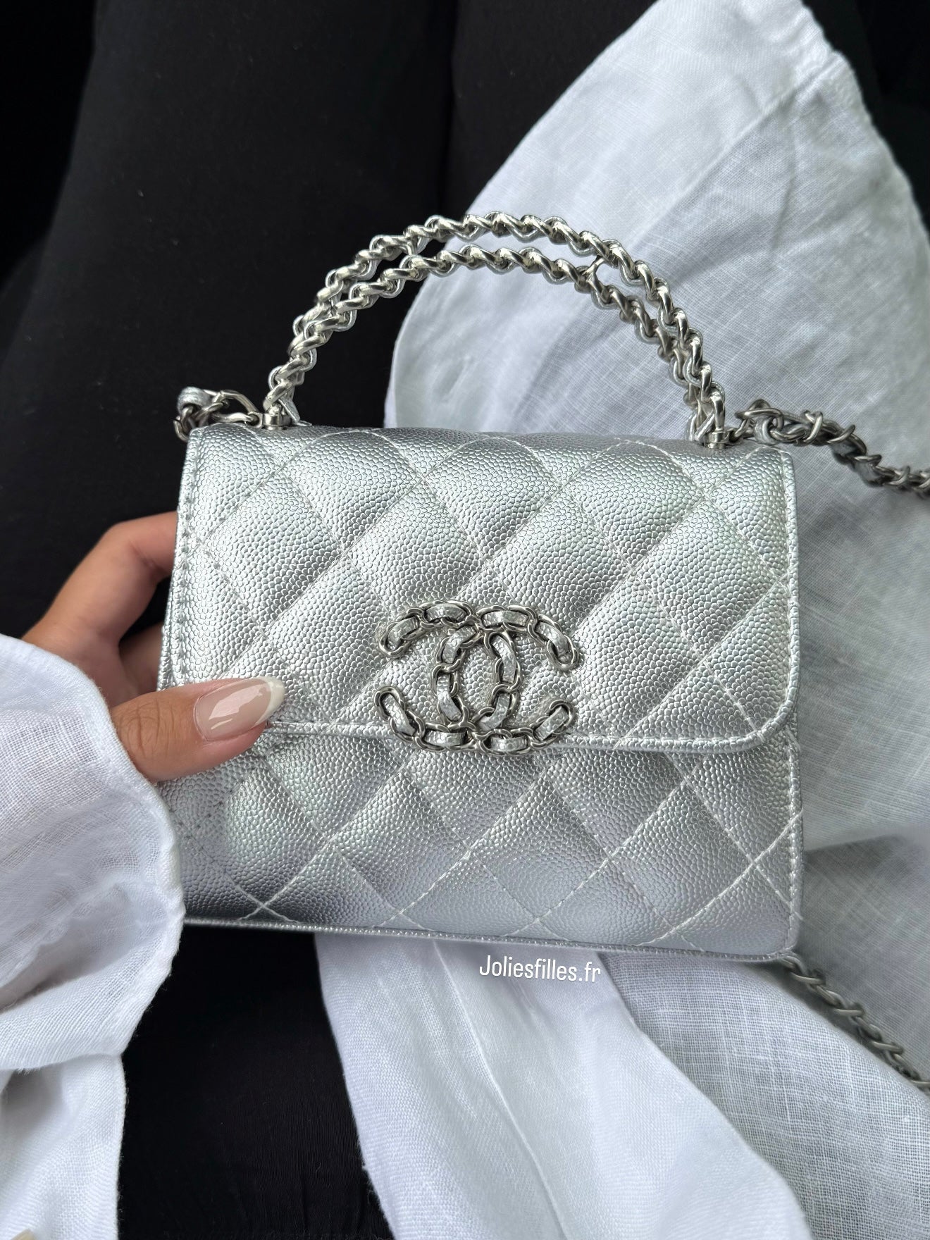 PETIT SAC ARGENTÉ MATELASSÉ AVEC CHAÎNE