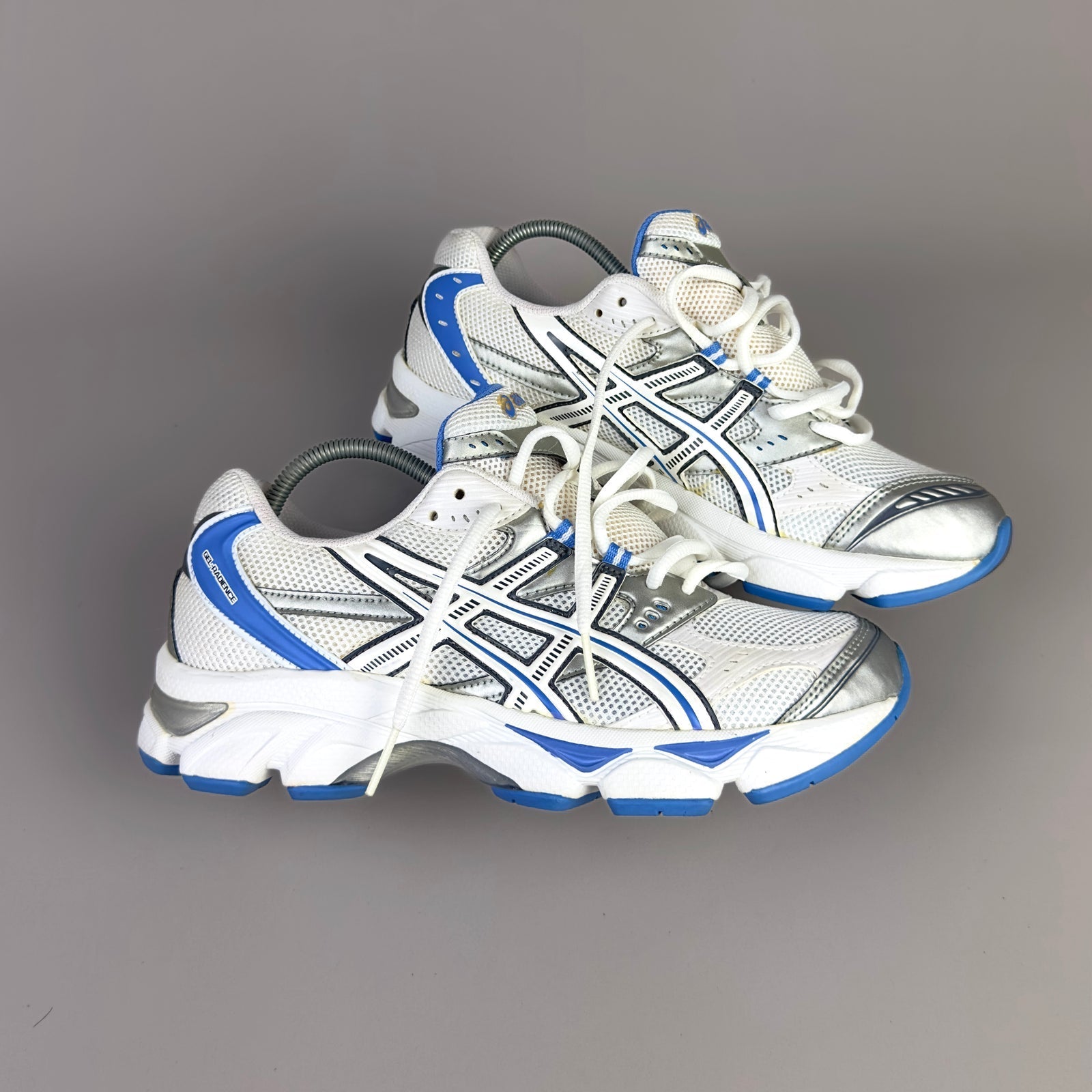 GEL Nimbus 16 — Blanc / Bleu azur / Noir