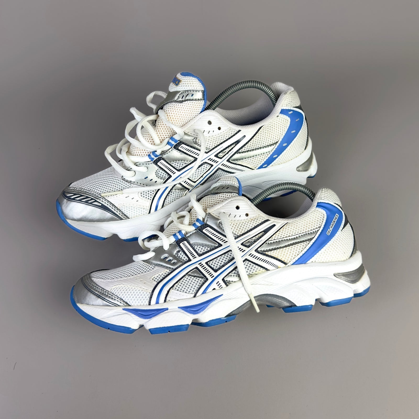 GEL Nimbus 16 — Blanc / Bleu azur / Noir