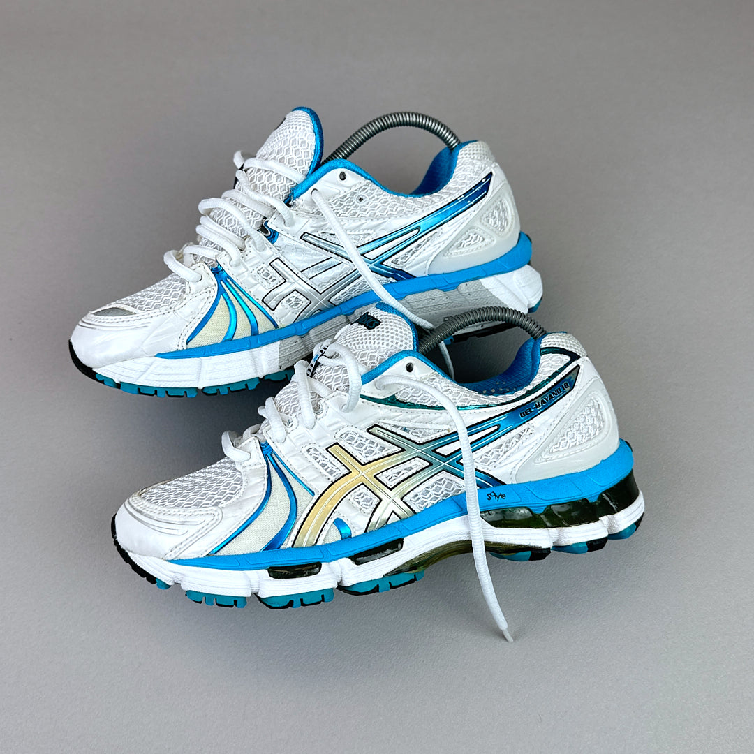 GEL Nimbus 16 — Blanc / Bleu ciel / Doré